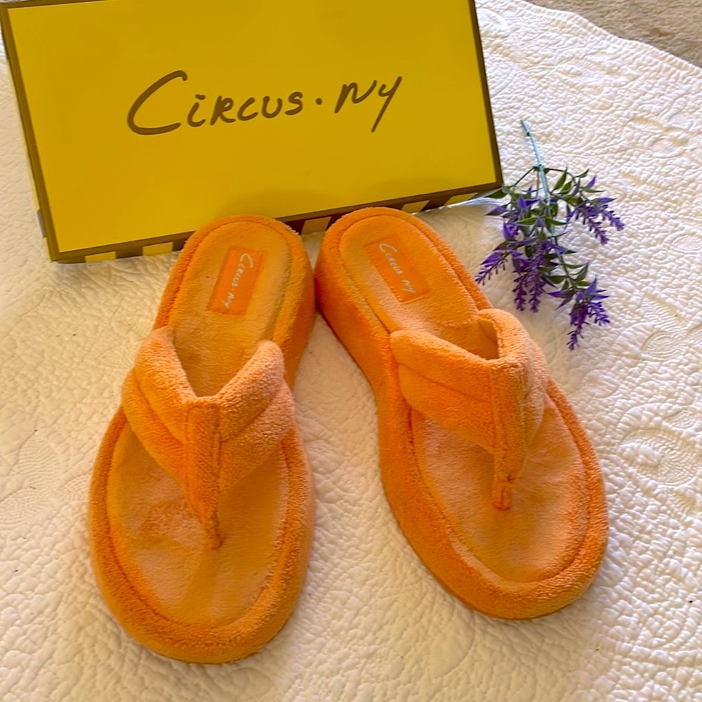 CIRCUS SAN EDELMAN “LAINA” Creamsicle terry sandals, excellent condition, size 9